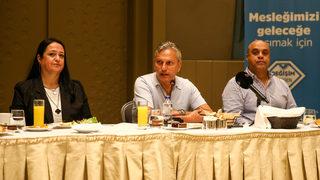 TÜRSAB Başkanı Bağlıkaya, Adana'da seyahat acentelerinin temsilcileriyle buluştu