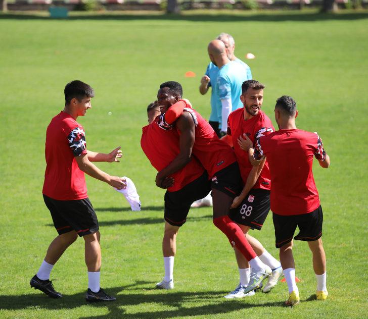 Sivasspor, MKE Ankaragücü maçının hazırlıklarını tamamladı G2