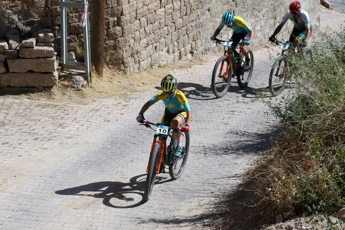 Uluslararası Kayseri MTB Cup Dağ Bisikleti Yarışları'nın birinci etabı koşuldu