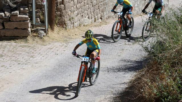 Uluslararası Kayseri MTB Cup Dağ Bisikleti Yarışları'nın birinci etabı koşuldu