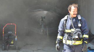 Antalya'da depoda çıkan yangında bir kişi yaralandı