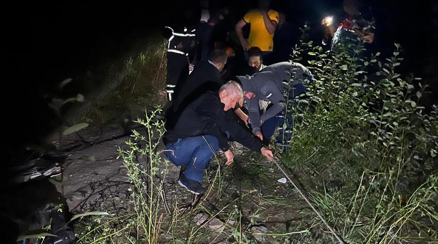 Kocaeli'de doğa yürüyüşünde uçuruma düşen kişi kurtarıldı