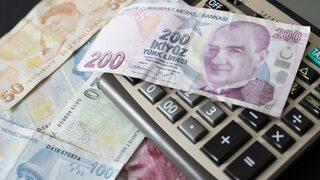 4B’li çalışan yüz binleri ilgilendiriyor! Sözleşmeliye kadro için geri sayım başladı: Yeni kanun ile her şey değişecek… 