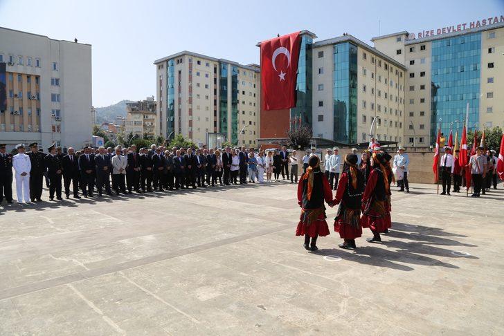 Büyük Önder Atatürk'ün Rize'ye gelişinin 98. yıl dönümü törenle kutlandı G2