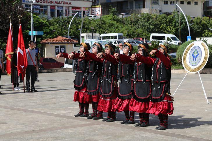 Büyük Önder Atatürk'ün Rize'ye gelişinin 98. yıl dönümü törenle kutlandı G3