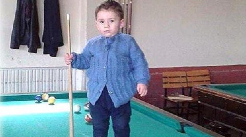 Kamyonetin altında kalan minik Veli, öldü