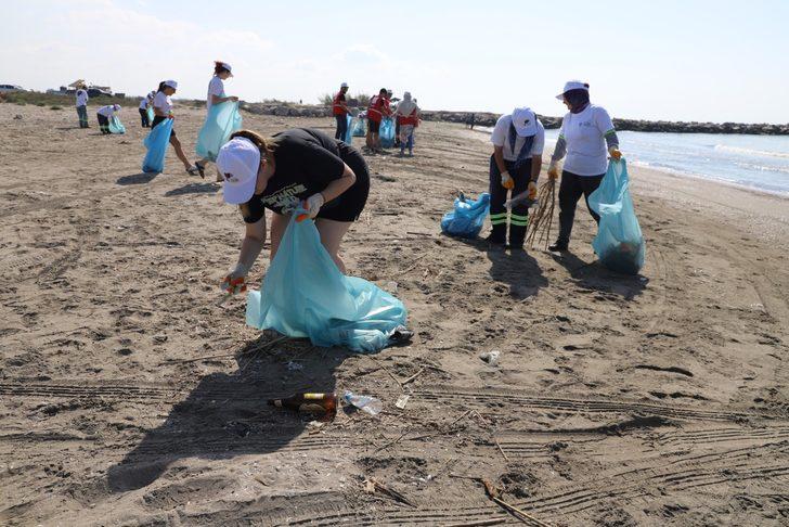 Mersin'de deniz kaplumbağalarının yuvalama alanları temizlendi G3