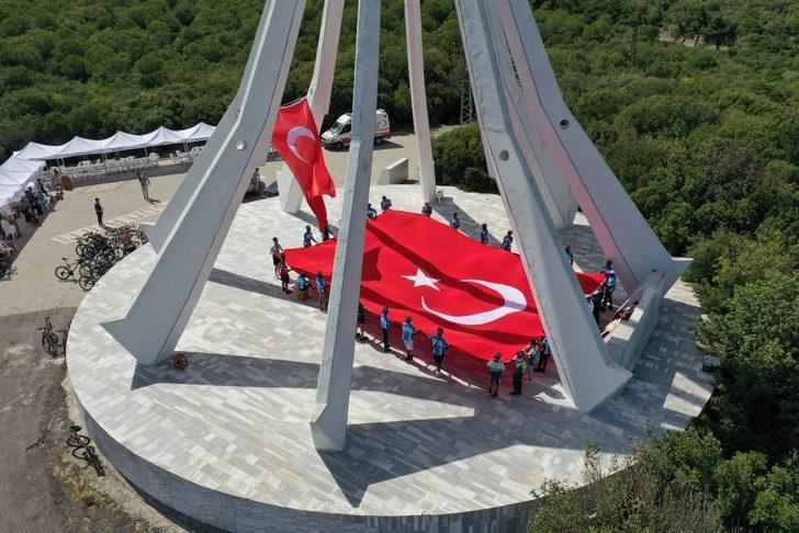 Milli Mücadele'nin başladığı Samsun'dan son kurşunun atıldığı Bandırma'ya Türk bayrağını taşıdı G5