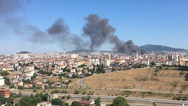 Pendik'te panik... Alev alev yanıyor
