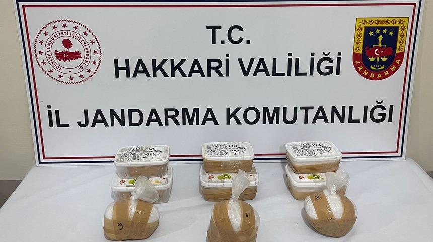 Hakkari'de 9 kilo 140 gram sentetik uyuşturucu ele geçirildi