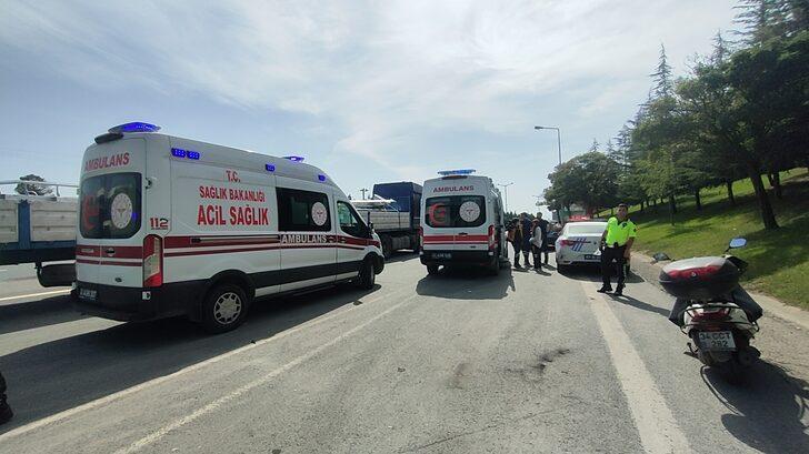 Anadolu Otoyolu'nda bariyere çarpan otomobildeki 6 kişi yaralandı G3