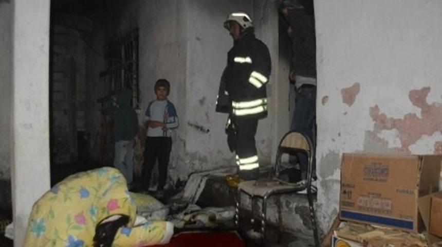 İstanbul'da Korkutan Yangın 3 Yaşındaki &Ccedil;ocuk Yanarak Can Verdi!