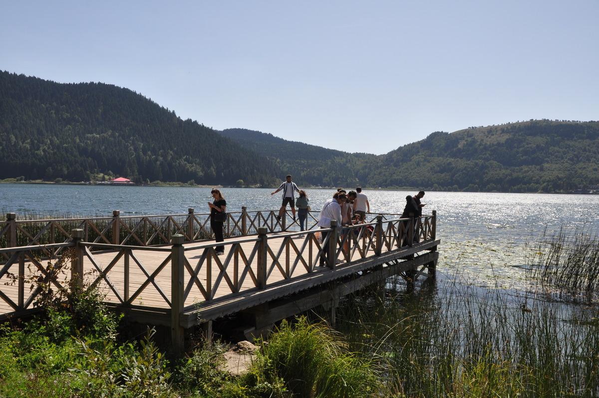 Bolu'da sıcak havadan bunalanlar doğayla i&ccedil; i&ccedil;e vakit ge&ccedil;irdi