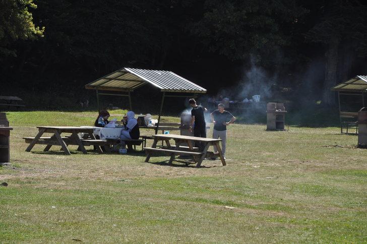 Bolu'da sıcak havadan bunalanlar doğayla iç içe vakit geçirdi G4