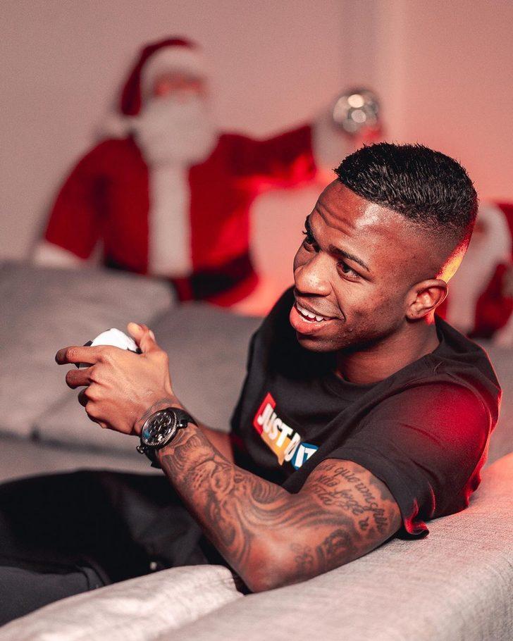 Son dakika: 'Maymunluğu bırak!' Dünya, Real Madrid'in yıldızı Vinicius Junior'a yapılan ırkçılık skandalını konuşuyor! G1