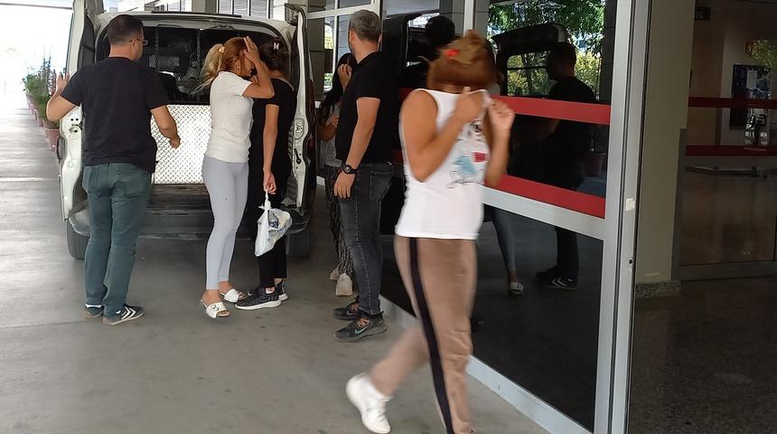 Manisa'da kovalamaca sonucu durdurulan araçtaki 4 hırsızlık zanlısı yakalandı