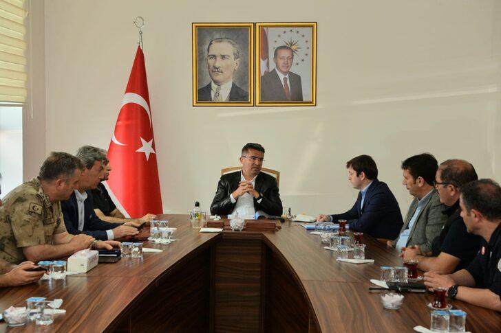 Erzurum Valisi Memiş, deprem bölgesinde inceleme yaptı G5