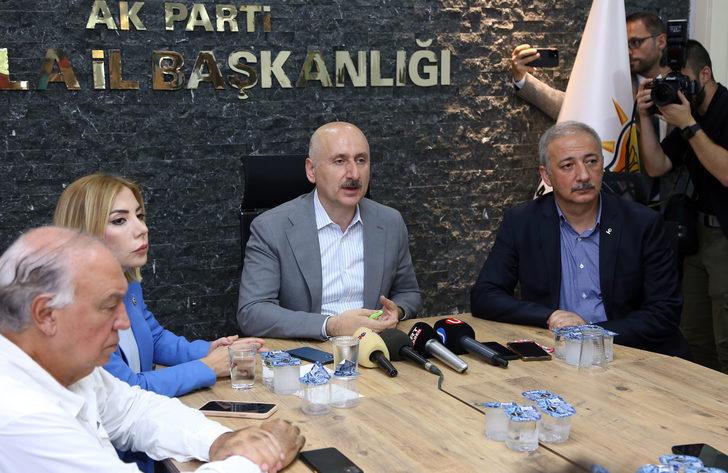 Ulaştırma ve Altyapı Bakanı Karaismailoğlu, AK Parti Muğla İl Başkanlığında konuştu: G1
