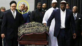 Muhammed Ali'nin tabutunu taşıyan tek Türk: Hasan Turan