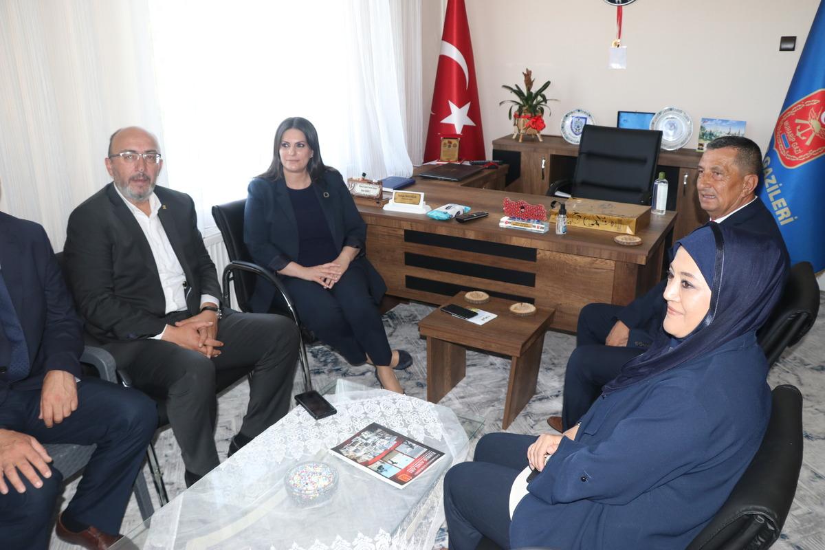 AK Parti Genel Başkan Yardımcısı Sarıeroğlu, K&uuml;tahya'da gazi derneklerini ziyaret etti
