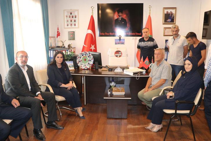 AK Parti Genel Başkan Yardımcısı Sarıeroğlu, Kütahya'da gazi derneklerini ziyaret etti G3