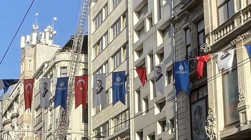 Beyoğlu'ndaki bir otelde çıkan yangın söndürüldü