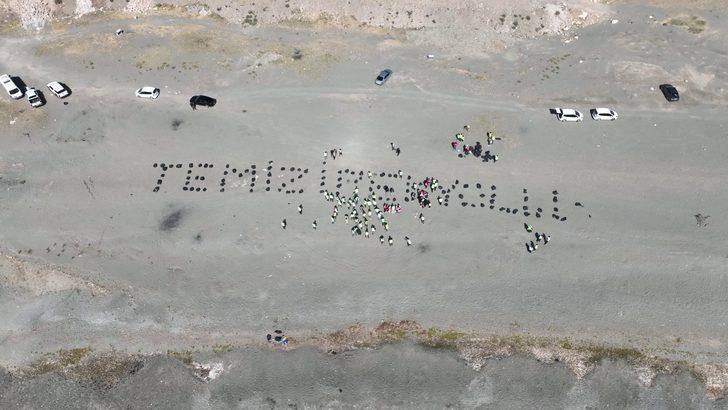 Dünya Temizlik Günü'nde Van Gölü sahilinde çöp toplandı G5