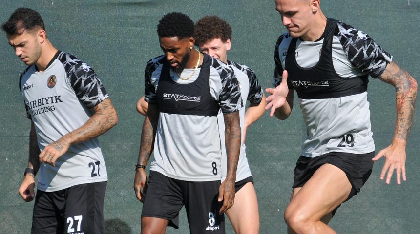 Corendon Alanyaspor, Fenerbahçe maçı hazırlıklarını tamamladı