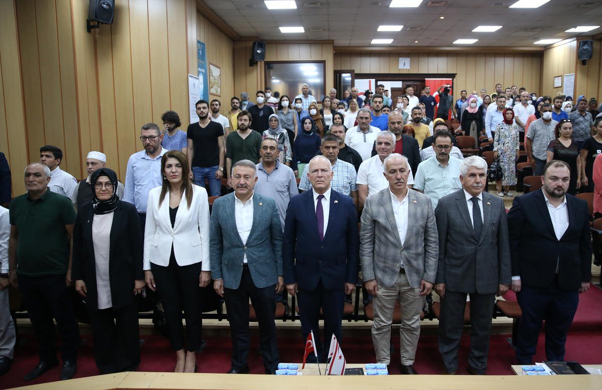 KKTC Cumhuriyet Meclisi Başkanı T&ouml;re, Mersin'de "B&uuml;y&uuml;k Fotoğraf" konferansında konuştu: