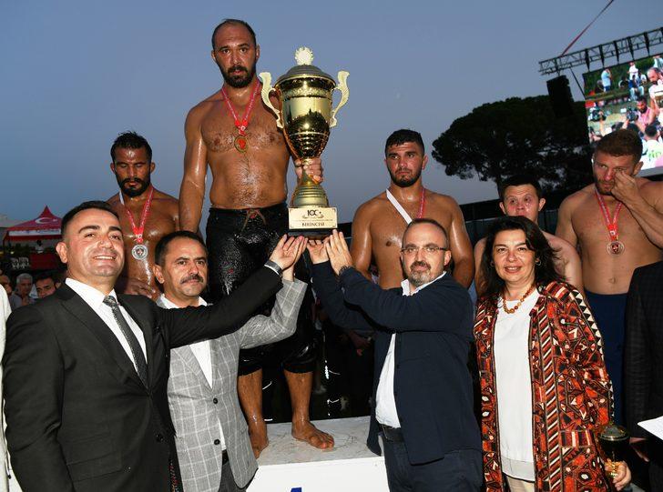 Bigalı Mehmet Çavuş Yağlı Pehlivan Güreşleri'nde başpehlivanı Ali Gürbüz oldu G2