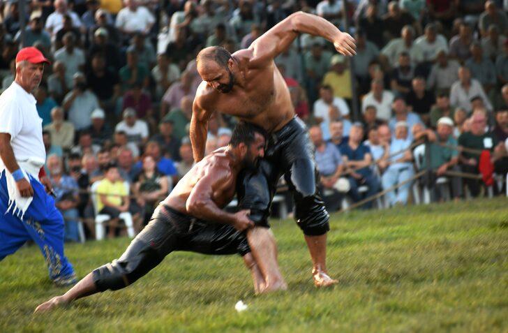 Bigalı Mehmet Çavuş Yağlı Pehlivan Güreşleri'nde başpehlivanı Ali Gürbüz oldu G3