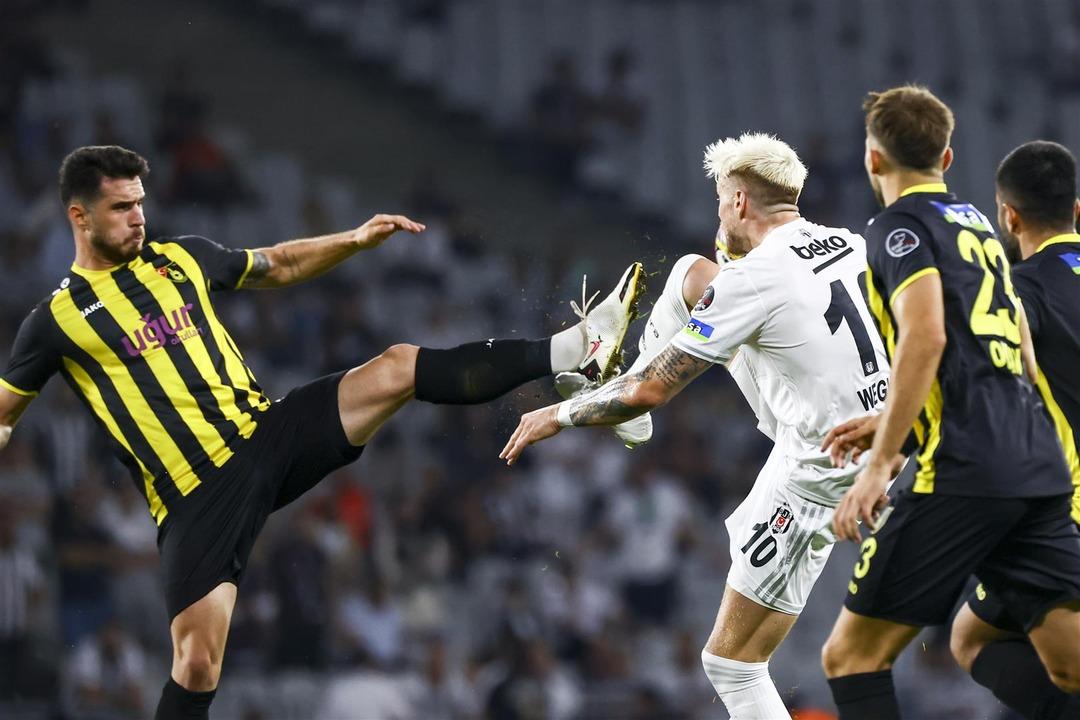 Son dakika: Beşiktaş, Fenerbah&ccedil;e ma&ccedil;ı &ouml;ncesi son dakikalarda yıkıldı! İstanbulspor, 1 puanı 86'da kurtardı...