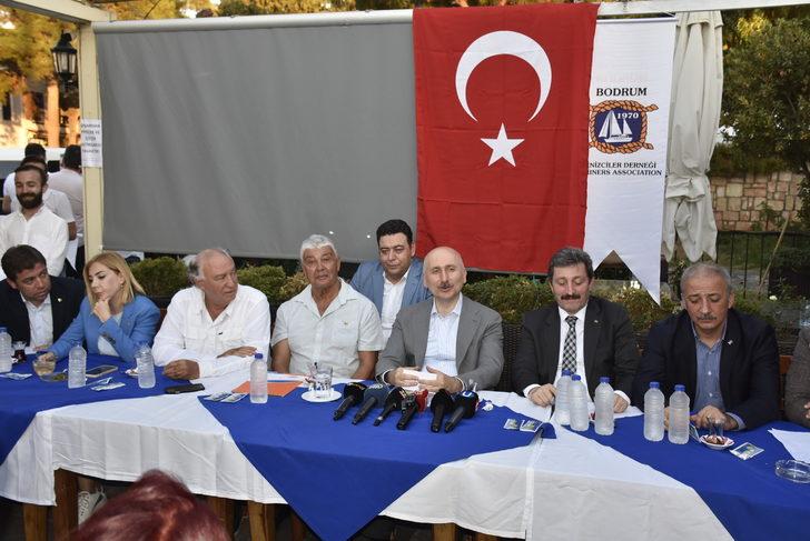 Ulaştırma ve Altyapı Bakanı Karaismailoğlu, Bodrum'da denizcilerle buluştu: G4