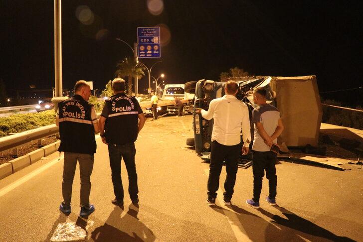 Denizli'de refüje çarparak karşı yola geçen kamyonetin sürücüsü öldü G4