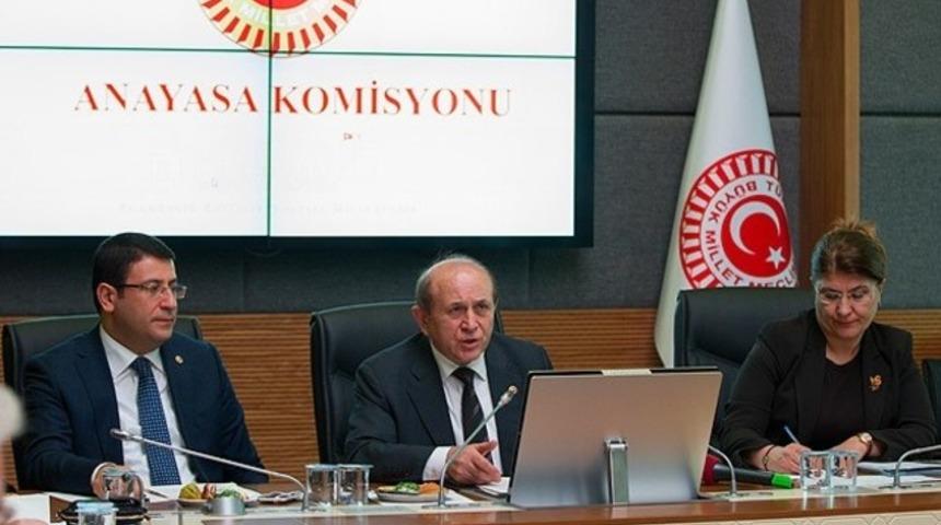 Milletvekili se&ccedil;ilme yaşı 18'e indirildi