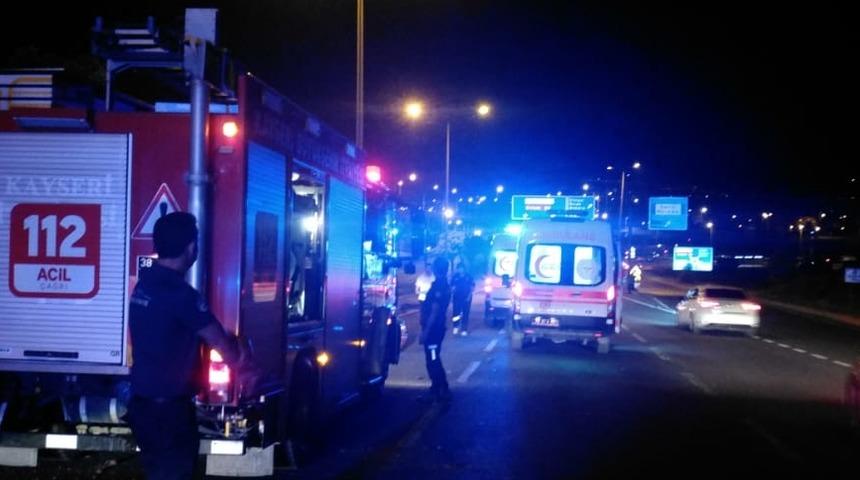 Kayseri'de yolcu otobüsü ile çarpışan otomobildeki 5 kişi yaralandı