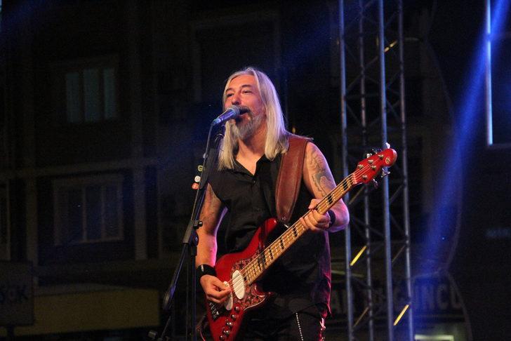 Necati ve Saykolar grubu Manisa'da konser verdi G2