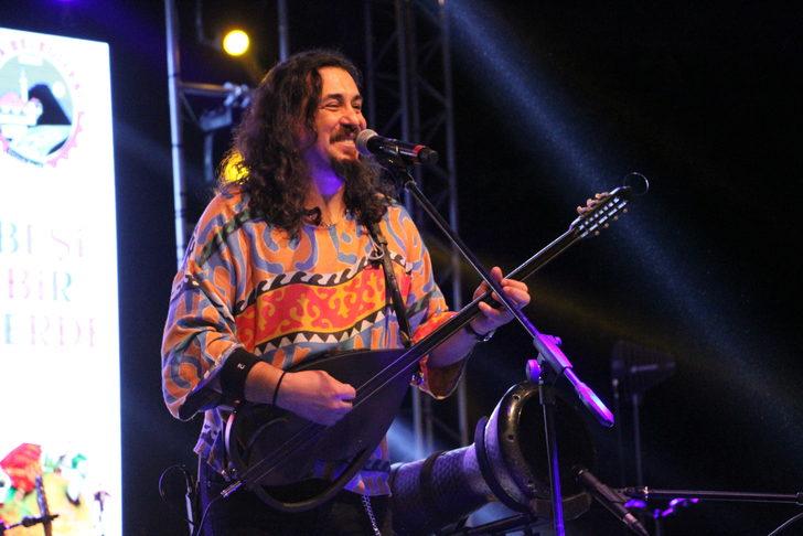 Necati ve Saykolar grubu Manisa'da konser verdi G3