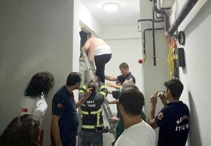 Kocaeli'de asansörde mahsur kalan 9 kişi kurtarıldı G3