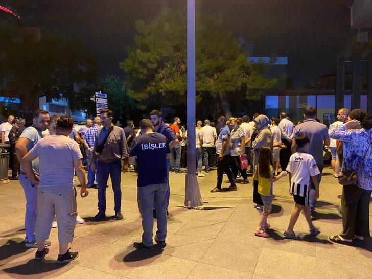 SON DAKİKA | Taksiciye falçatalı saldırı! Boğazını kesti, defalarca yüzüne çizik attı G3