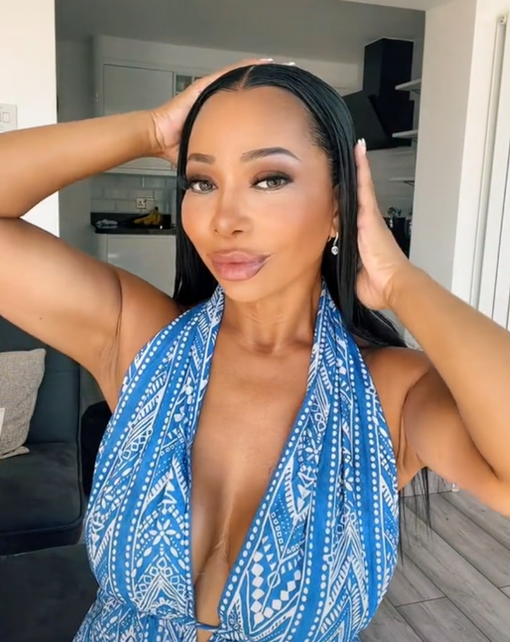 En az 20 yaş genç göstereceksiniz: 52 yaşında genç kız gibi görünen kadın güzellik hilesini paylaştı! G3