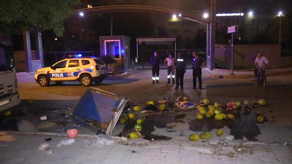 Adana'da otomobilin &ccedil;arpıp ka&ccedil;tığı seyyar satıcı ağır yaralandı