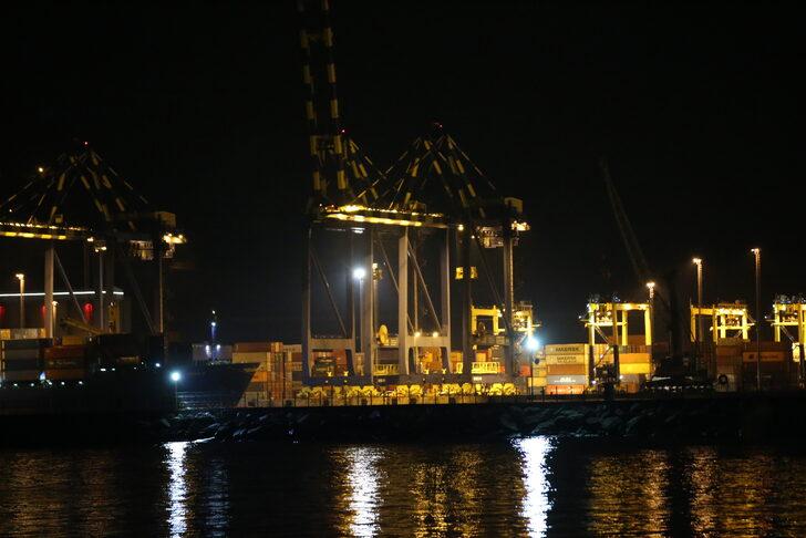 İskenderun’da limanda su alan konteyner gemisi battı G2