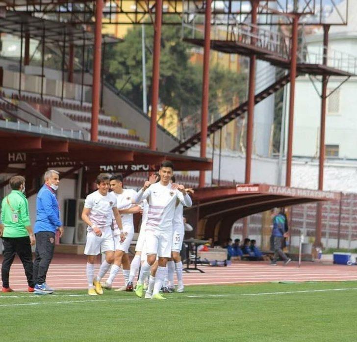 Filipinler'i sallayan Türk: Arda Çınkır! İlk yarıda tam 4 gol attı, maça damgasını vurdu... G2