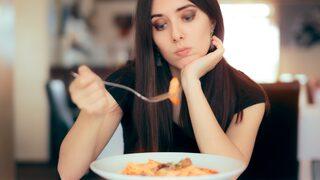 Bu şekilde yiyorsanız tehlike büyük! Kanser riskinizi artırıyor