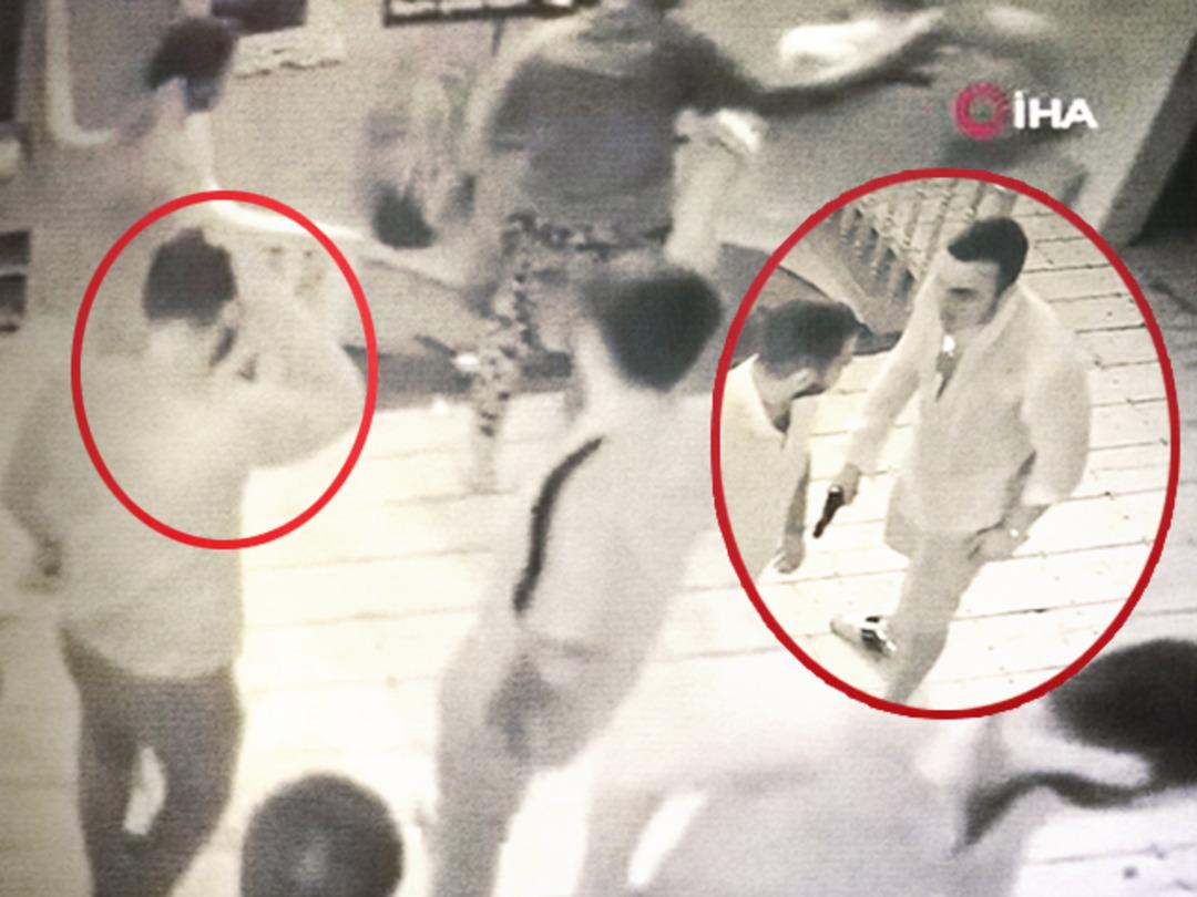 'Fasıl neden bitti?' kavgasında silah &ccedil;ekildi! Fenerbah&ccedil;e trib&uuml;n lideri Cem G&ouml;lbaşı'nın kafasında şişe kırdılar!