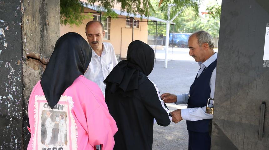 Diyarbakır ve çevre illerde KPSS heyecanı