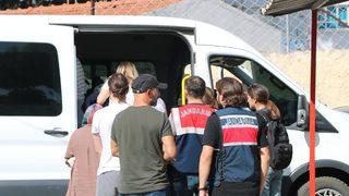 İzmir'de sürat teknesiyle Yunanistan'a kaçmaya çalışan 7 FETÖ üyesi yakalandı