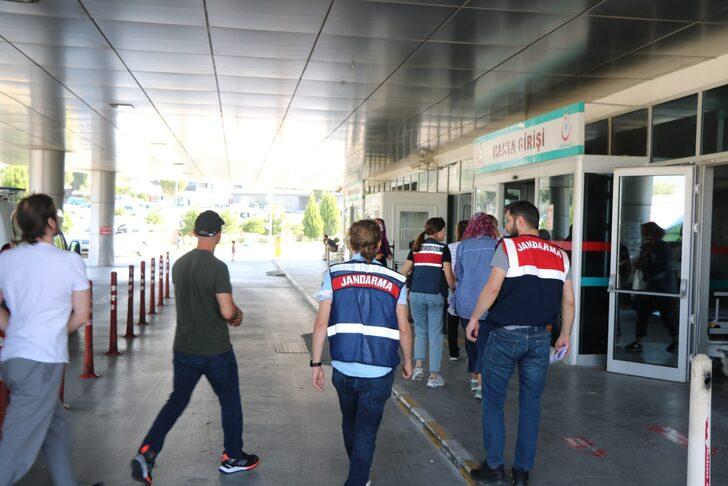 İzmir'de sürat teknesiyle Yunanistan'a kaçmaya çalışan 7 FETÖ üyesi yakalandı G2