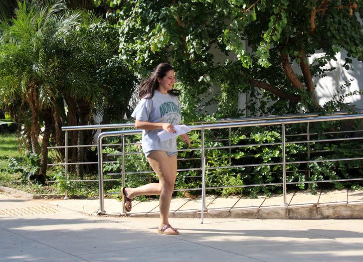 Türkiye'den KPSS manzaraları... Erken geldi ama sınava giremedi G2